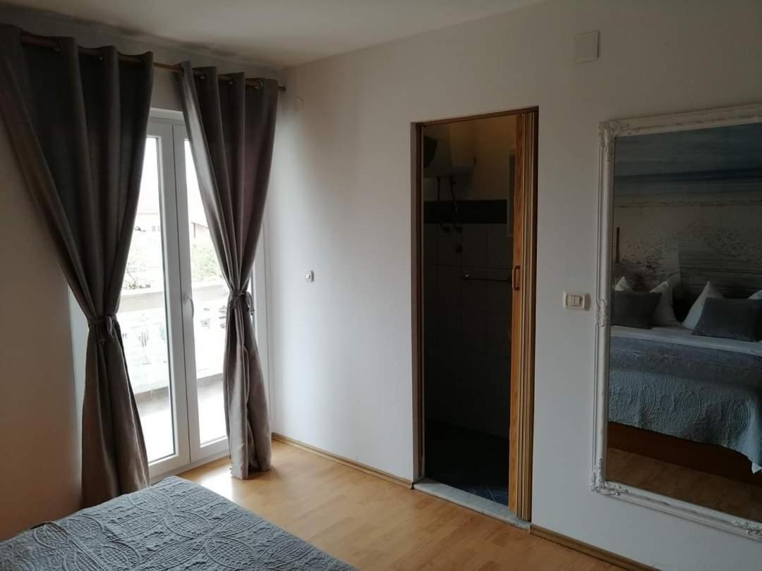 Apartments Jonjic Vodice Exterior foto