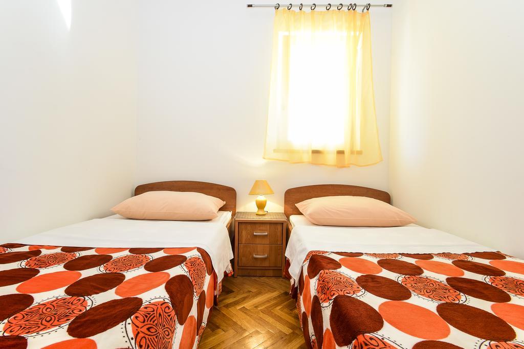 Apartments Jonjic Vodice Exterior foto