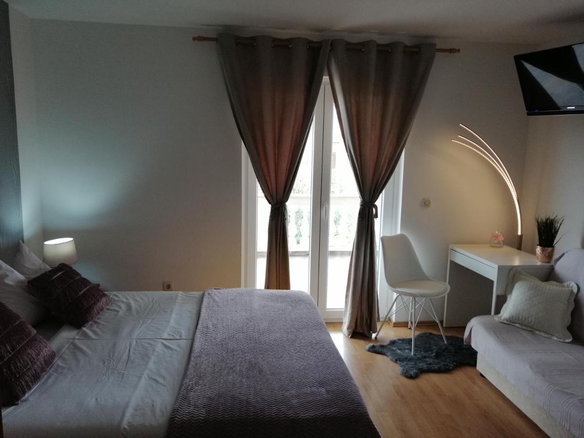 Apartments Jonjic Vodice Exterior foto